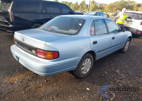 1992 Toyota Camry Dlx from USA, damaged, VIN 4T1SK11E2NU049683